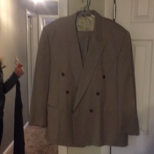 Men’s suit